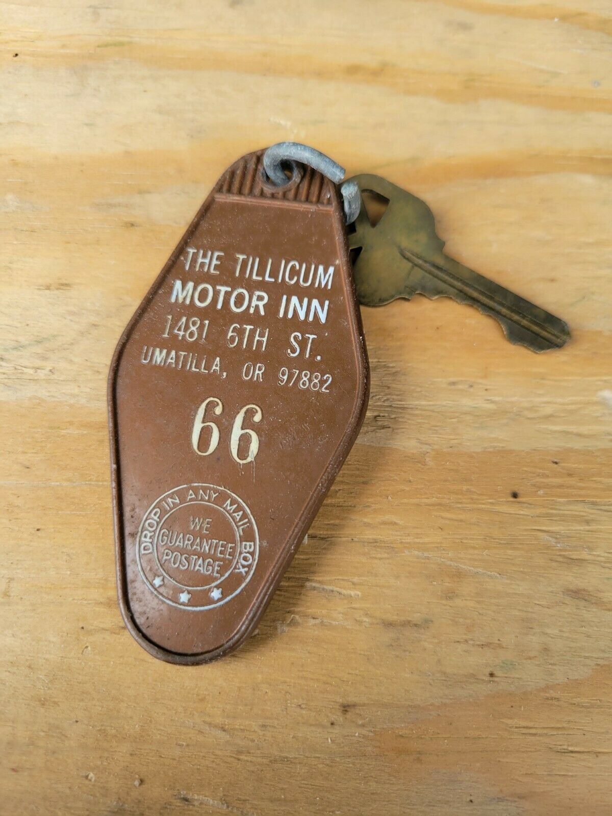 Vintage The Tillicum Motor Inn Motel Key Fob Tan Umatilla Oregon Room 66