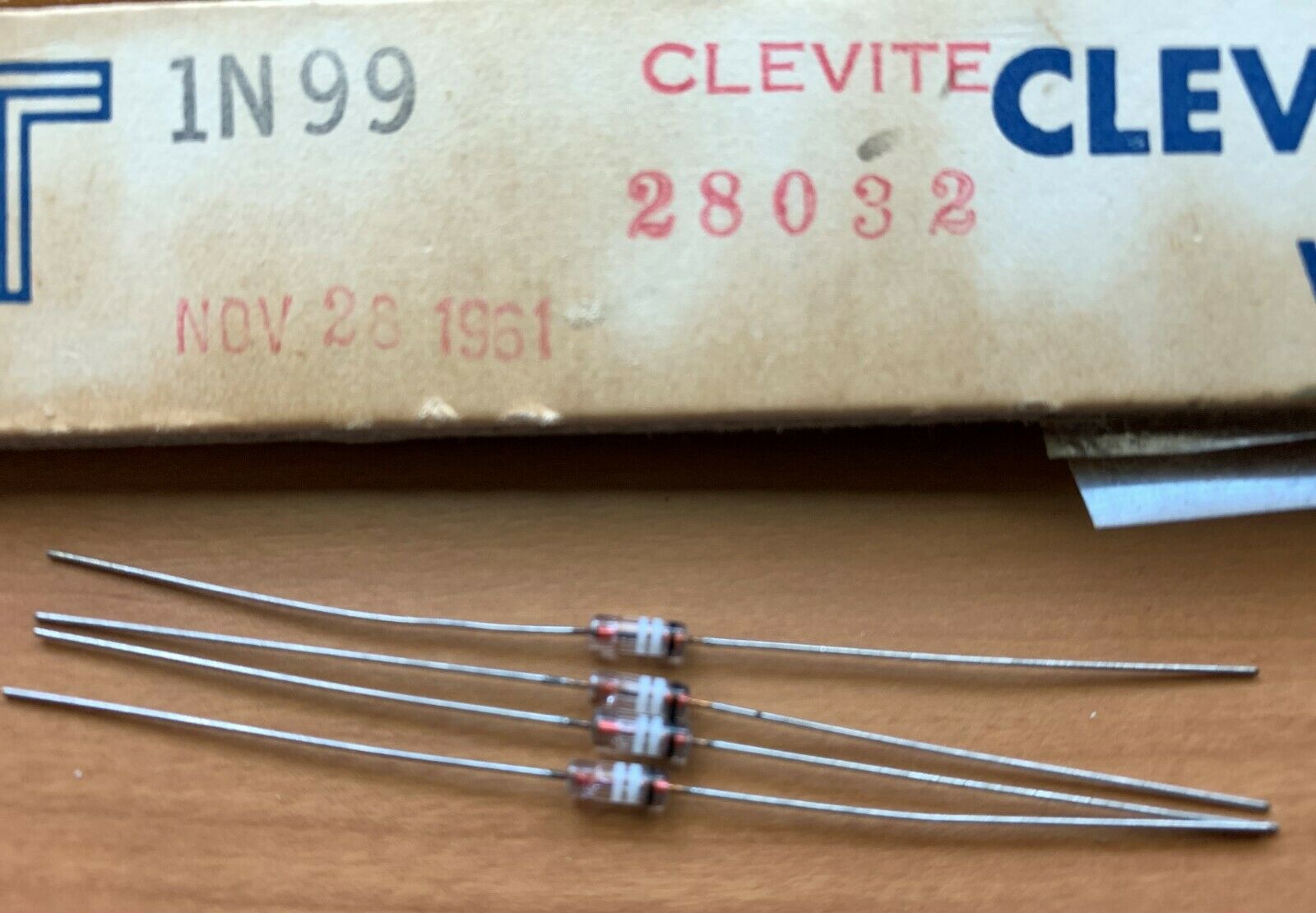 Vintage 1961 Nos Clevite 1n99 Germanium Diodes For Fuzz, Crystal Radio 4 Pcs