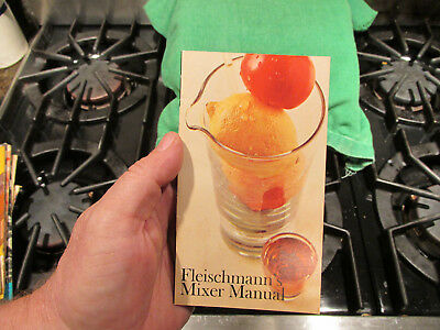 1960s Fleischmann's Distilling Cocktail Mixer's Manual Bar Drinks Recipe Book 2