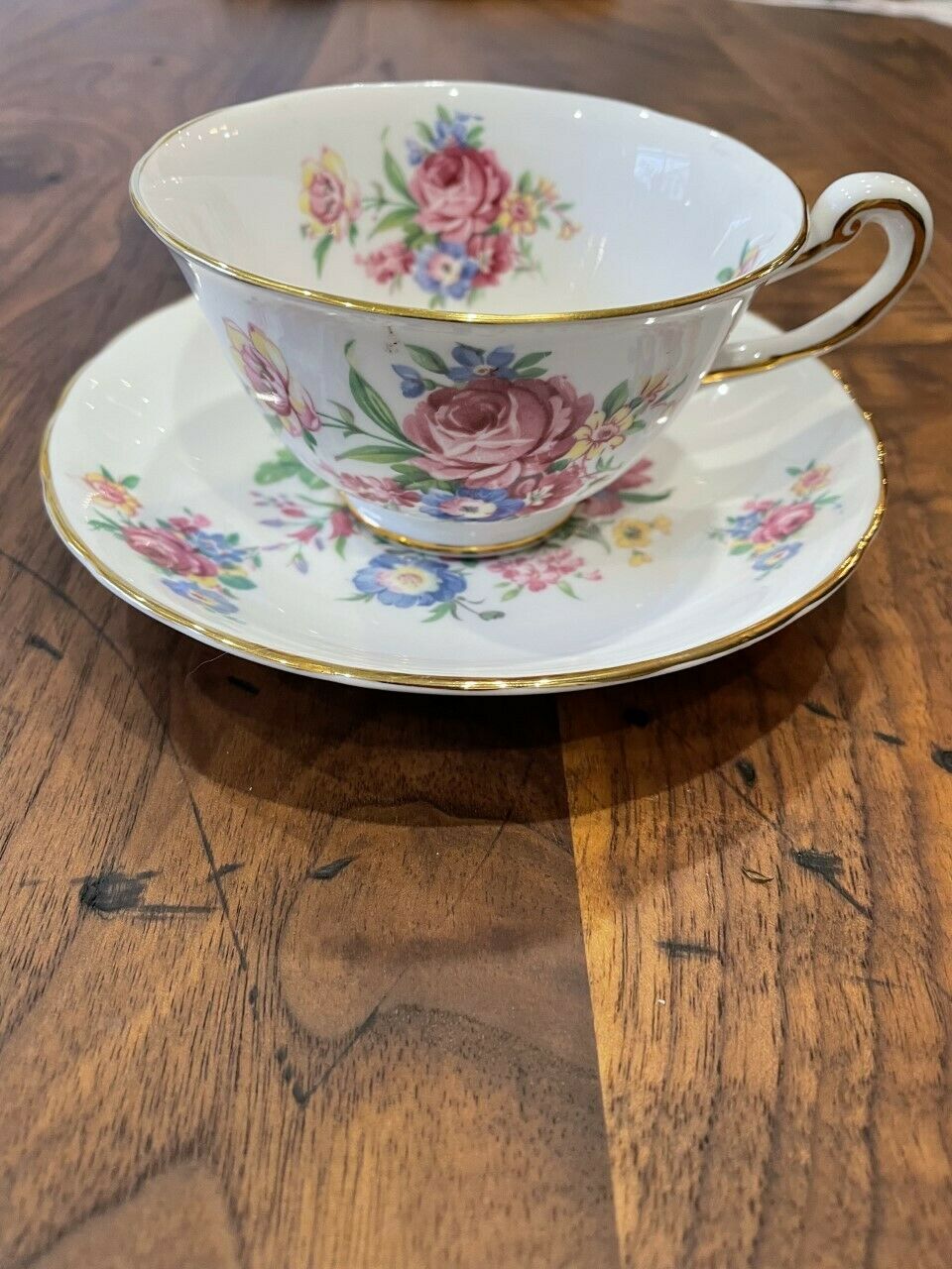 Vintage Royal Chelsea England Tea Cup Teacup & Saucer Gold Leaf Border Roses