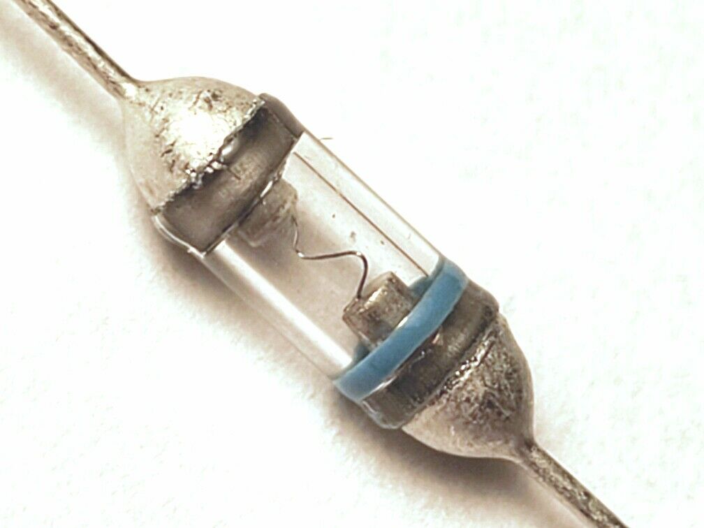 D18 "holy Grail" 1987 Military Point Contact Germanium Diode ~ Rare Blue