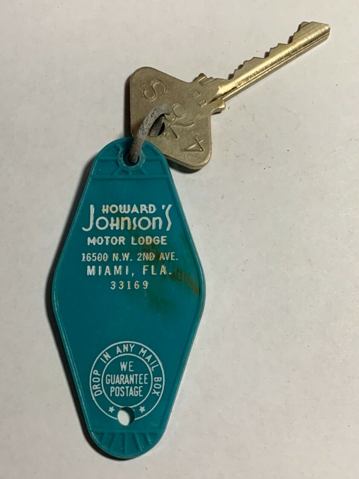 Howard Johnson's Hotel Motel Room Key Fob With Key Miami Florida #478s