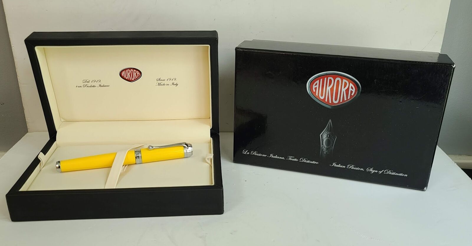 Aurora Talentum Finesse Yellow W/ Chrome Rollerball Pen - With Box